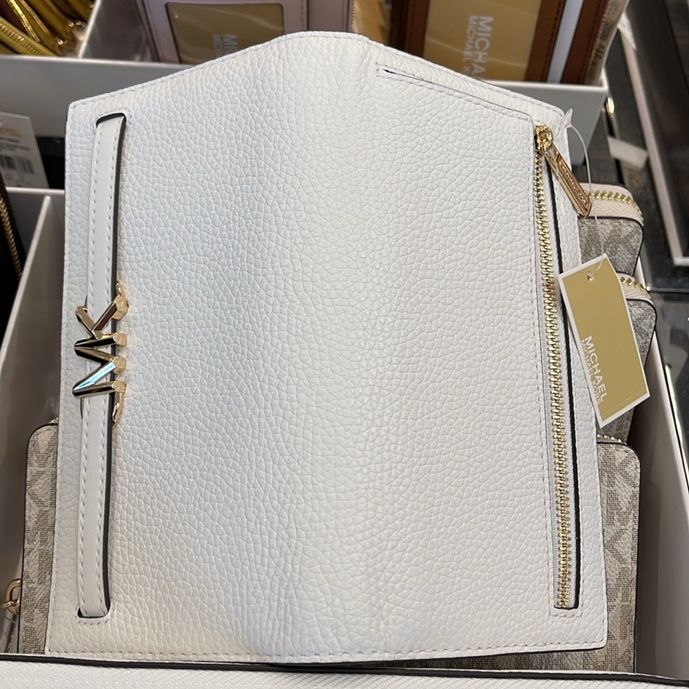 Michael Kors Reed Lg Bifold Pebbled Leather Snap Wallet Card Case
Optic White - Picture 8 of 16